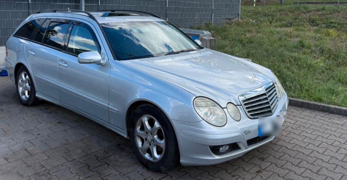 Mercedes-Benz E 220
