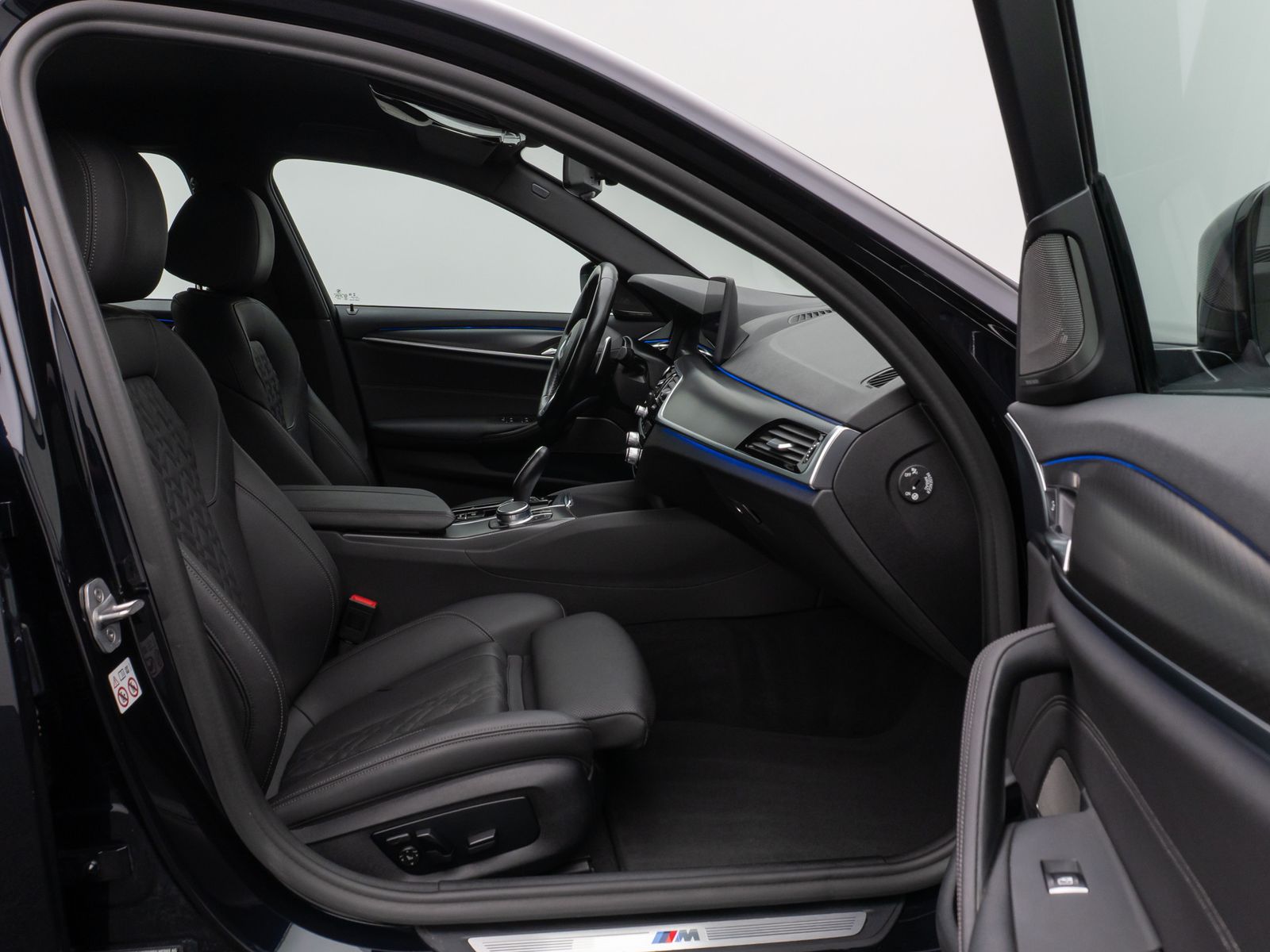 Fahrzeugabbildung BMW 530d  xD M Sport Kamera Laser HUD DAB H/K 20Zoll