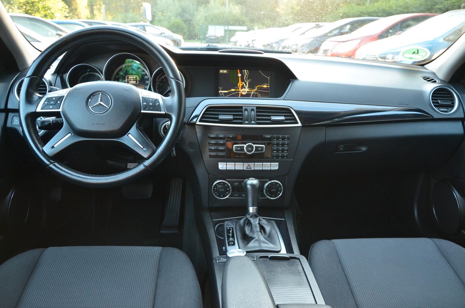 Mercedes-Benz T-Modell C 180 CGI Automatik Navi Xenon Tüv neu