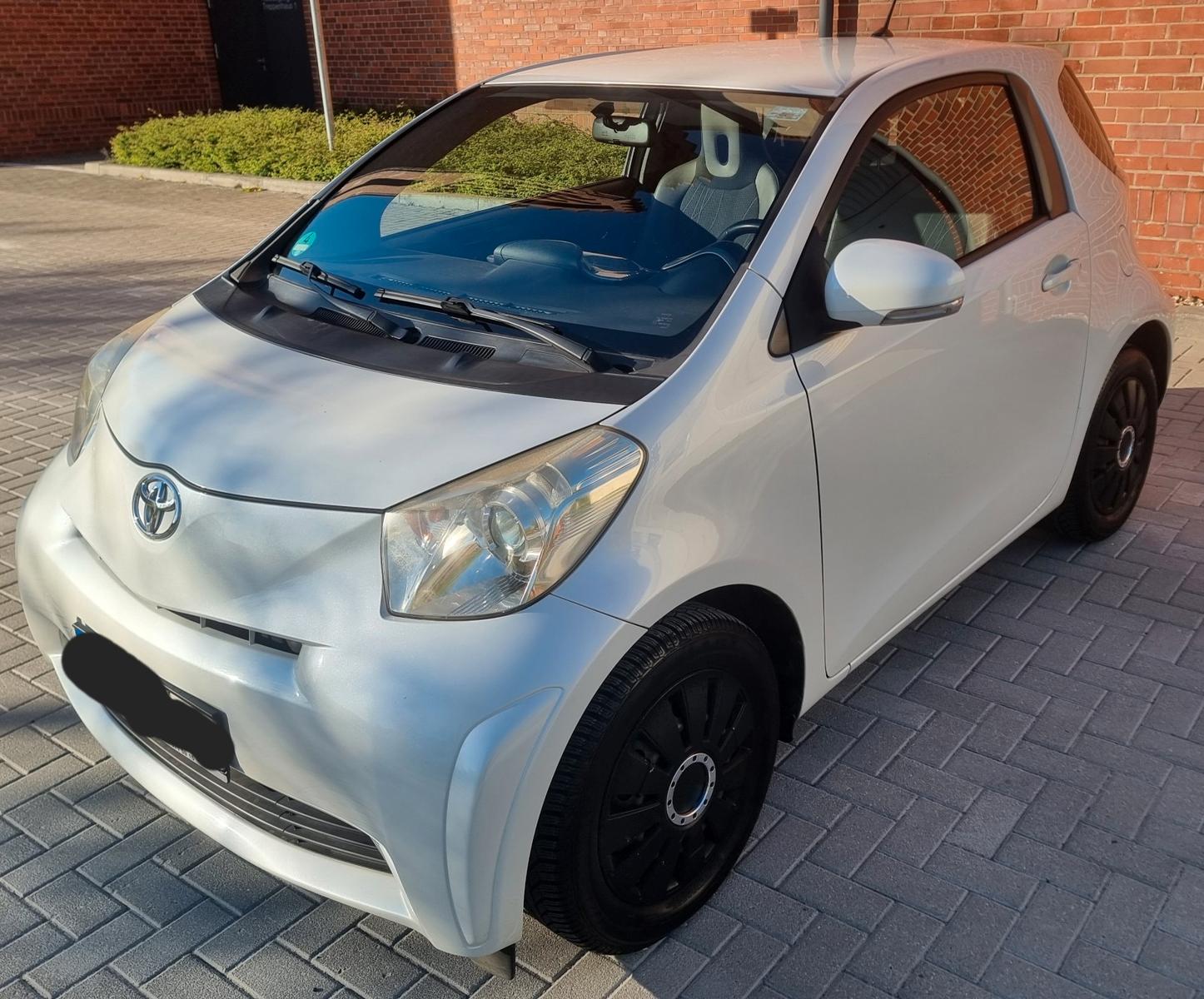 Toyota IQ + 1,0-l-VVT-i TÜV neu 1.Hand