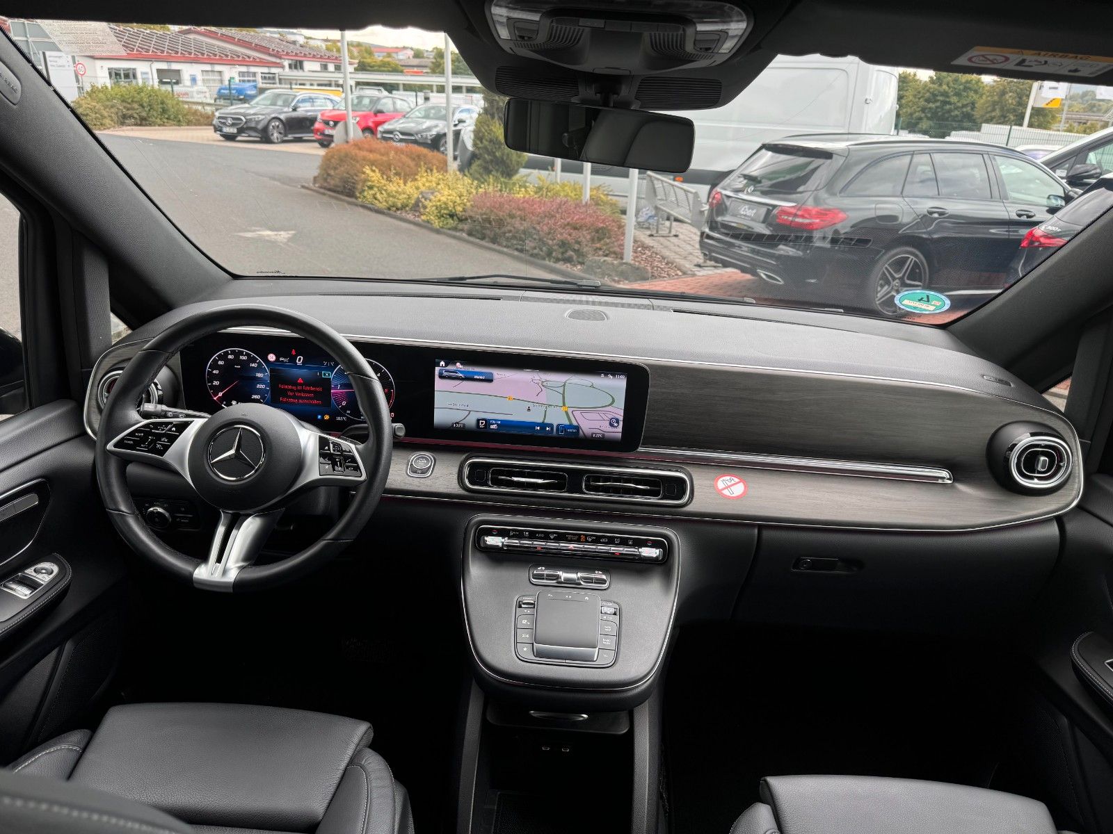 Fahrzeugabbildung Mercedes-Benz V 300 d AVANTGARDE Extralang 360Kamera Standheiz