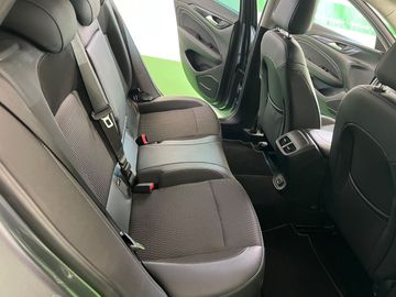 Opel Insignia - 12