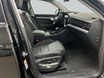 Volkswagen Touareg - 12