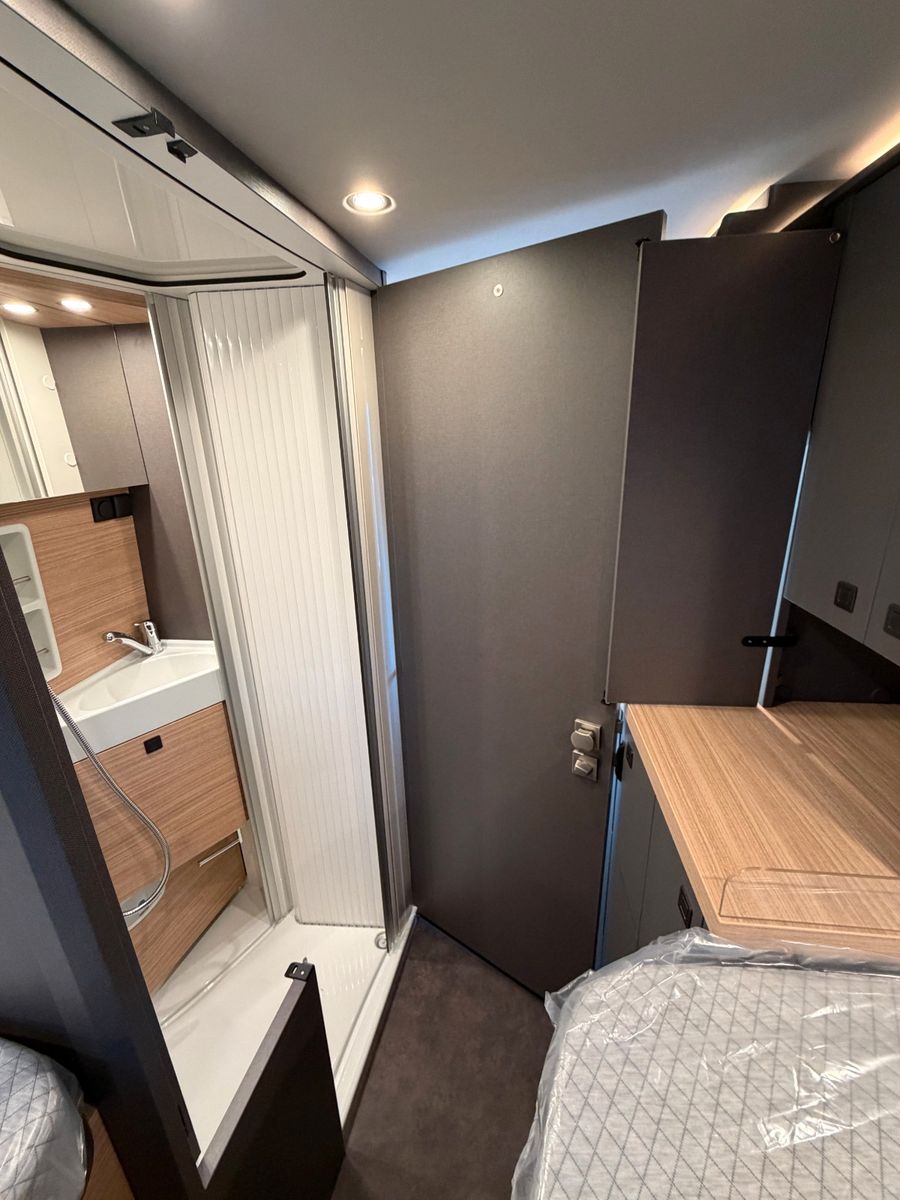 Fahrzeugabbildung Malibu Van Family 4 GT 640 RB Aufstelldach MJ26 lucca