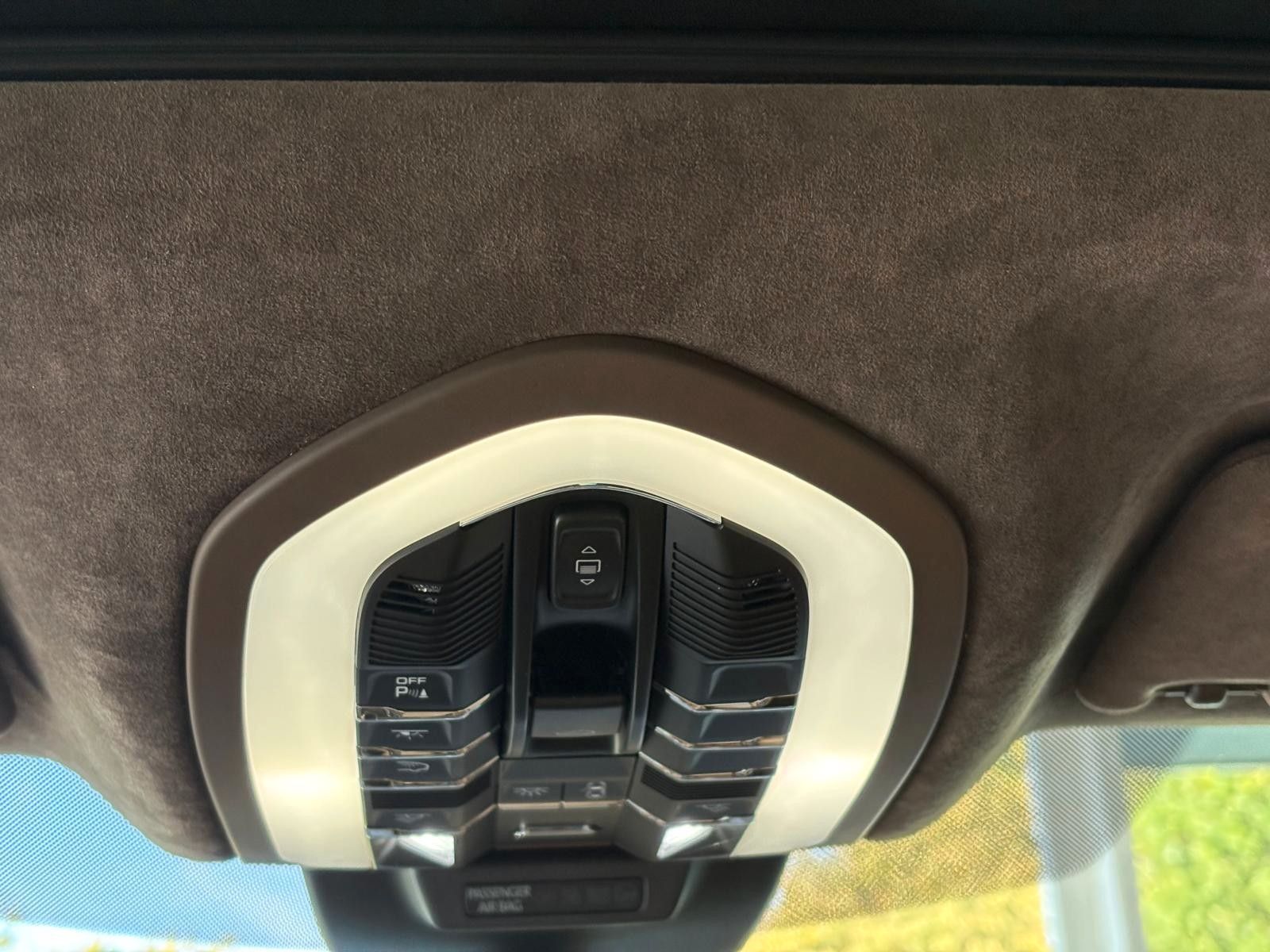 Fahrzeugabbildung Porsche Macan Turbo Scheckheft Porsche Leder exklusive