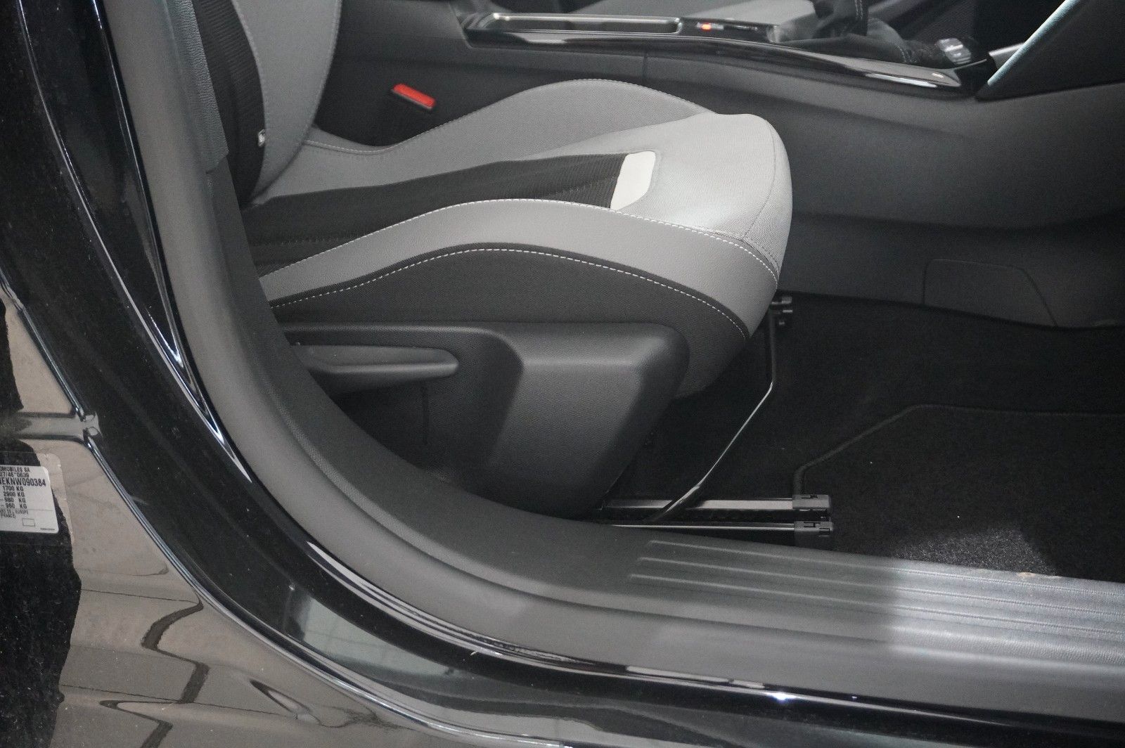 Fahrzeugabbildung Opel Mokka 1.2T ELEGANCE NAVI/LED/KAMERA/SPORT/DAB+
