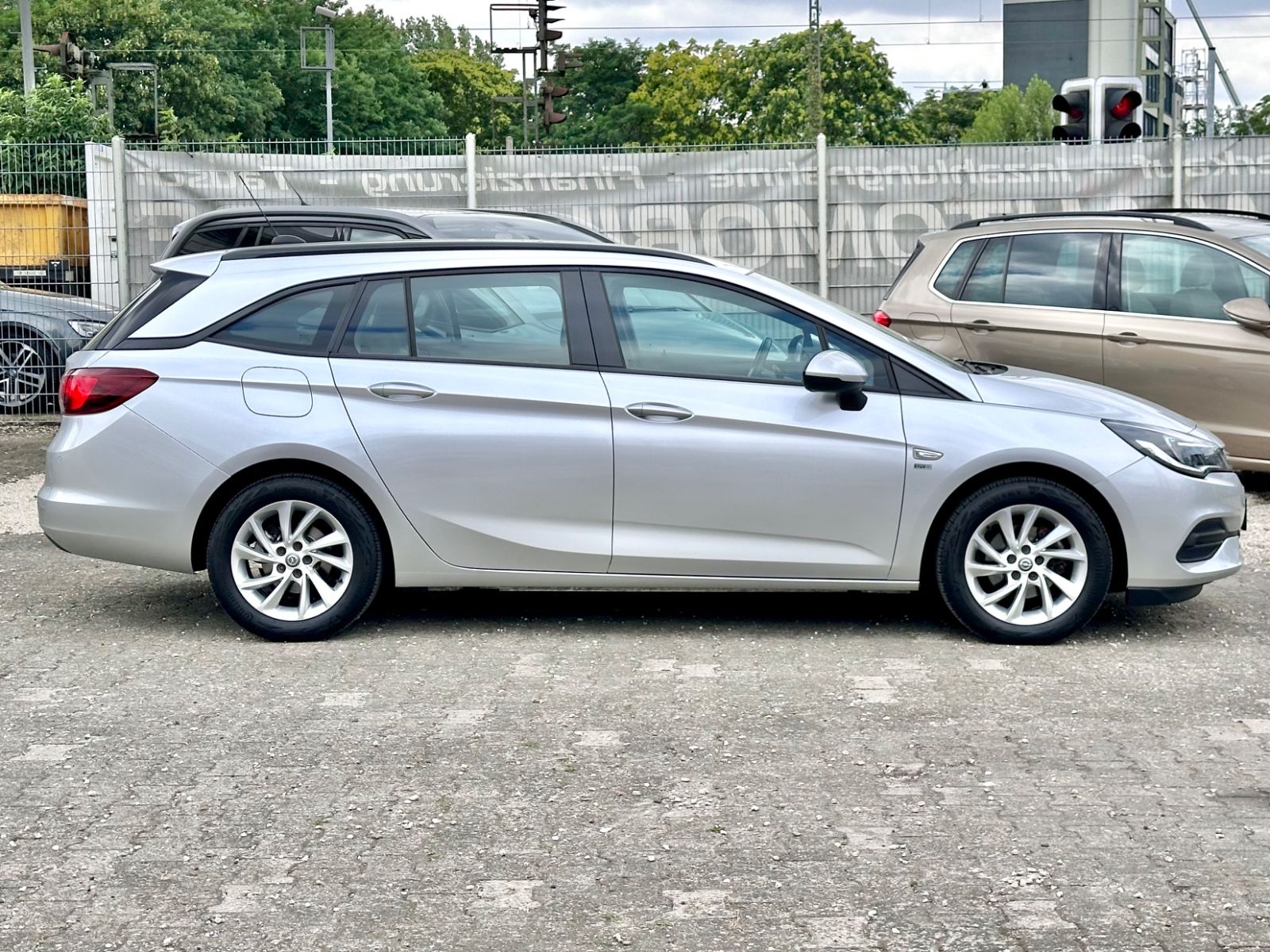 Fahrzeugabbildung Opel ASTRA K SPORTS TOURER 120 JAHRE*AUTOM+MOD.2020