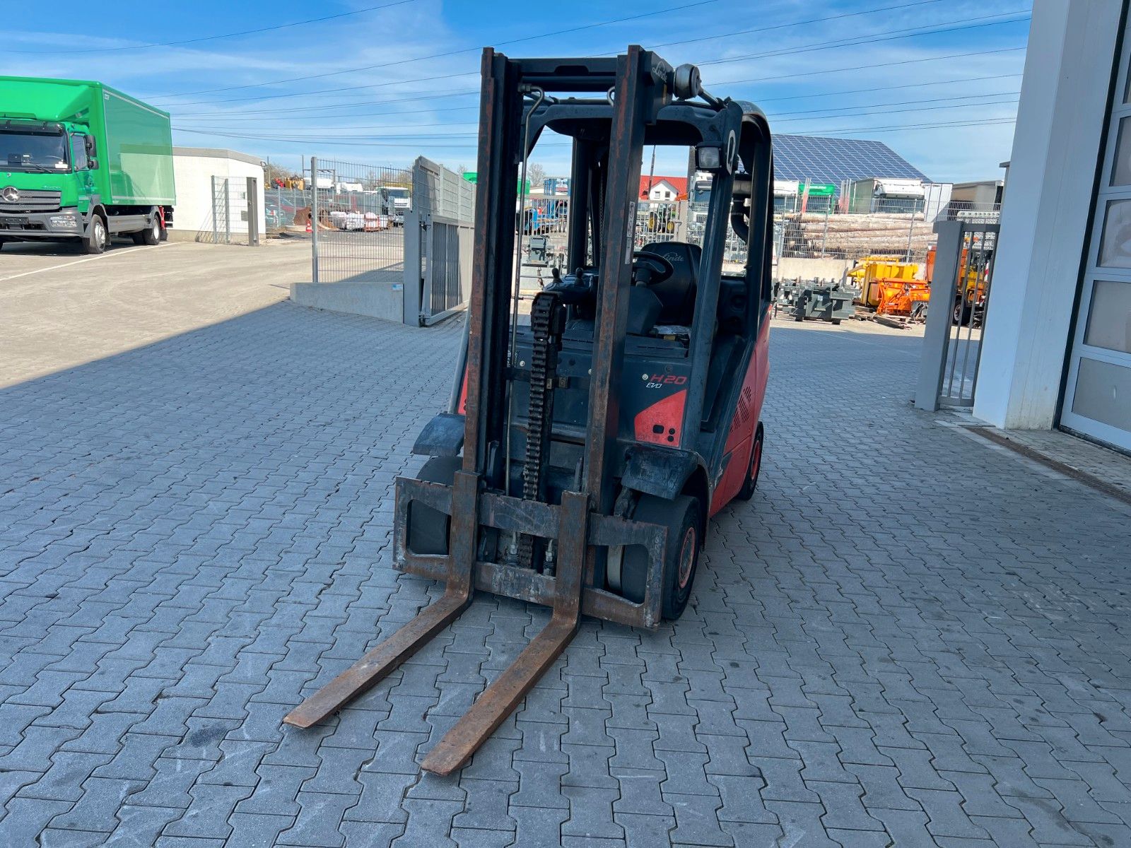 Fahrzeugabbildung Linde H20D-02/600 / 3m / 5.145h / Diesel