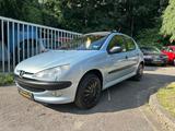 Peugeot 206 1.4 Premium 75*Tüv Neu*Schiebedach*Klima*Top - gebrauchte Peugeot 206 aus dem Jahr 2001