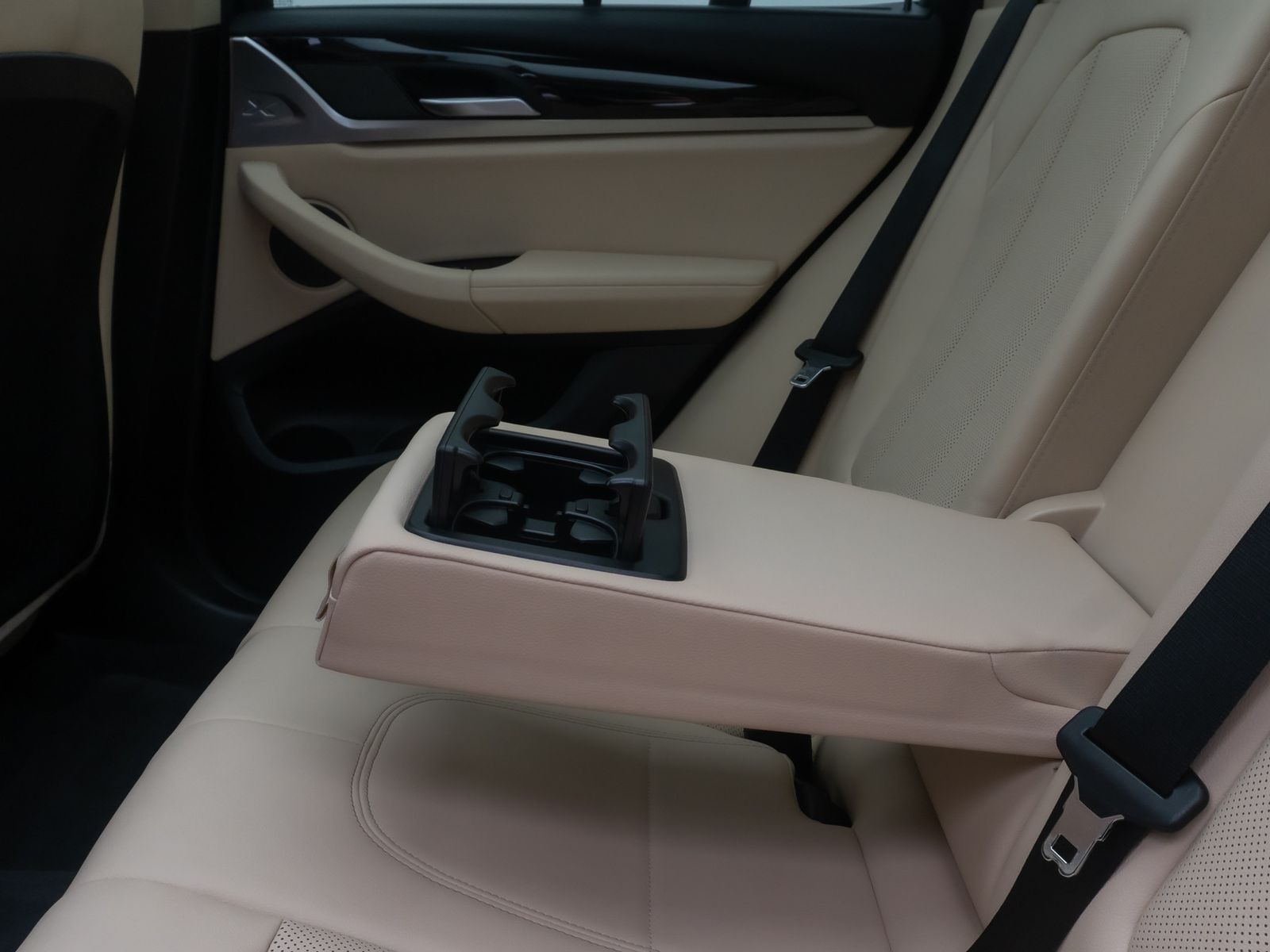 Fahrzeugabbildung BMW X3 xD30d H/K DAB Kamera Leder Panorama MSport