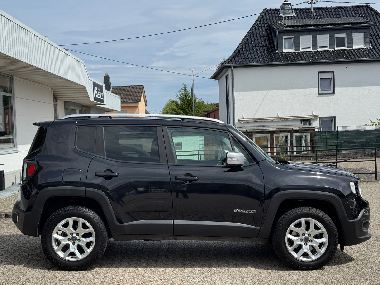 Fahrzeugabbildung Jeep Renegade Limited Adv. Ed. 4x4/LEDER/AHK/KLIMA/SH