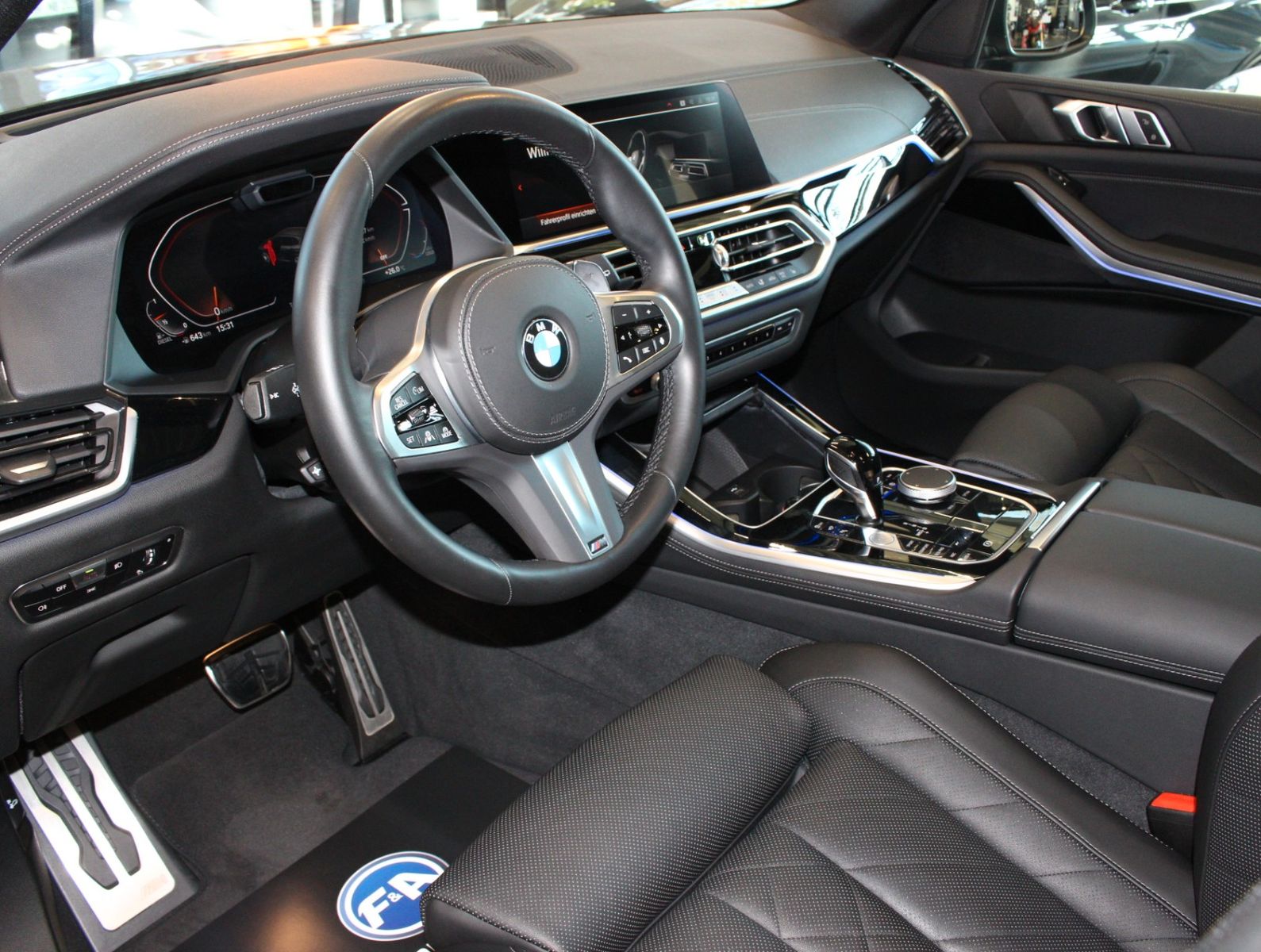 Fahrzeugabbildung BMW X5 xDrive30d M Sport Pano+HUD+360° Kamera