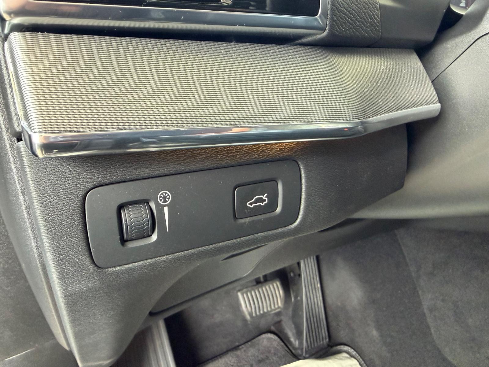 Volvo XC90 Inscription AWD KAM Schiebedach Memory LED