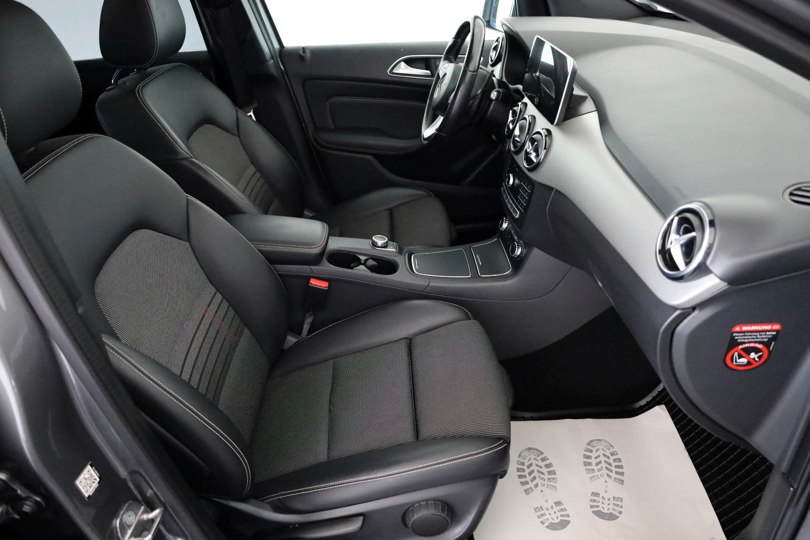 Fahrzeugabbildung Mercedes-Benz B 220 d 4MATIC DCT, T.Leder,Navi,SH,Panorama +WR