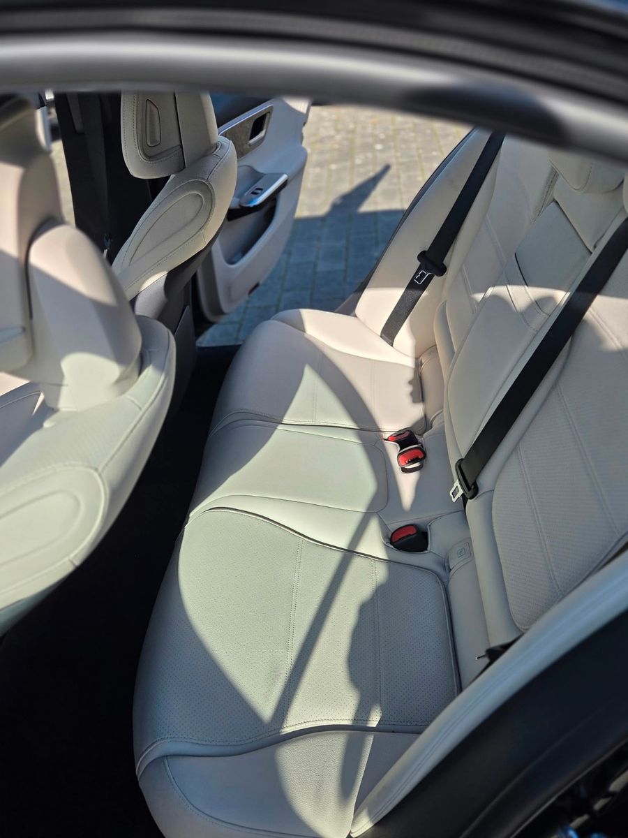 Fahrzeugabbildung Mercedes-Benz C 180 Avantgarde Limousine /erst 820 km!!