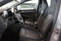 VW Golf 2.0 TDI DSG R-Line | Pano | HuD | FACELIFT VW Golf 2.0 TDI DSG R-Line | Pano | HuD | FACELIFT