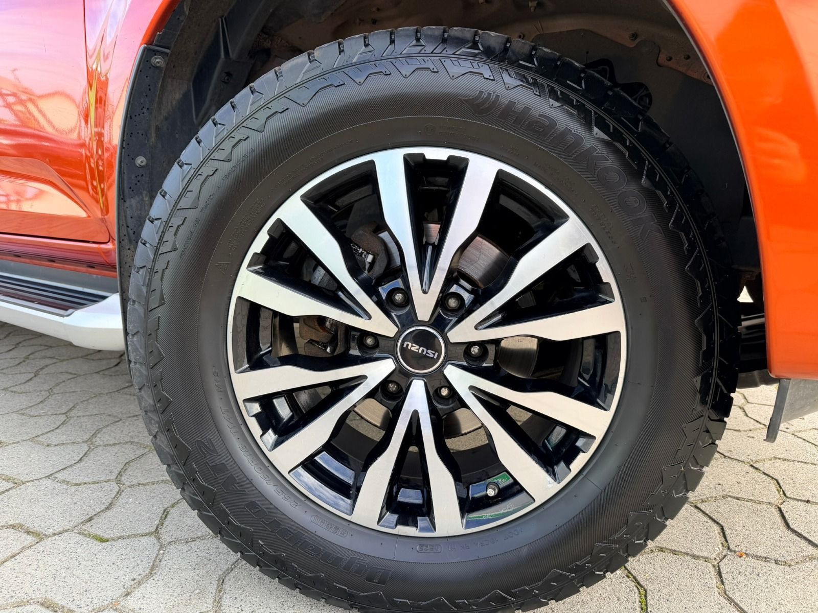 Fahrzeugabbildung Isuzu D-Max Double Cab 4WD V-Cross*AHK*LED*RFK