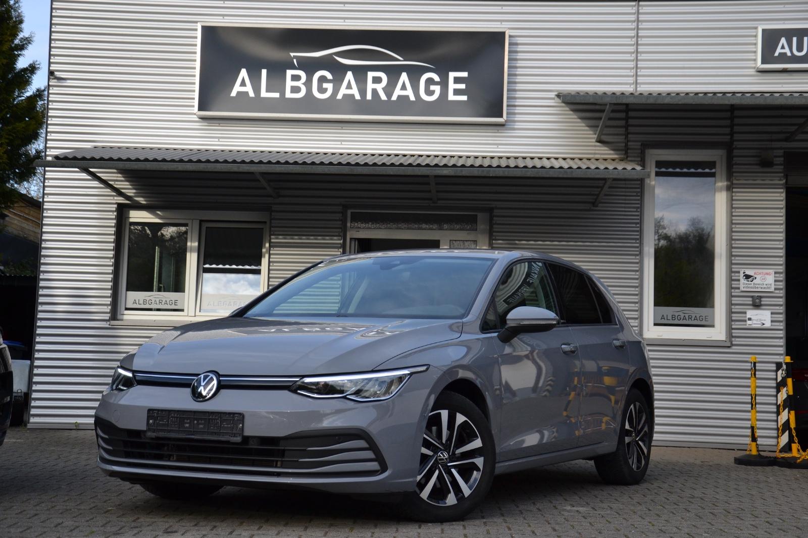 Volkswagen Golf VIII Lim. United *LED* AHK* TOTWINKEL*