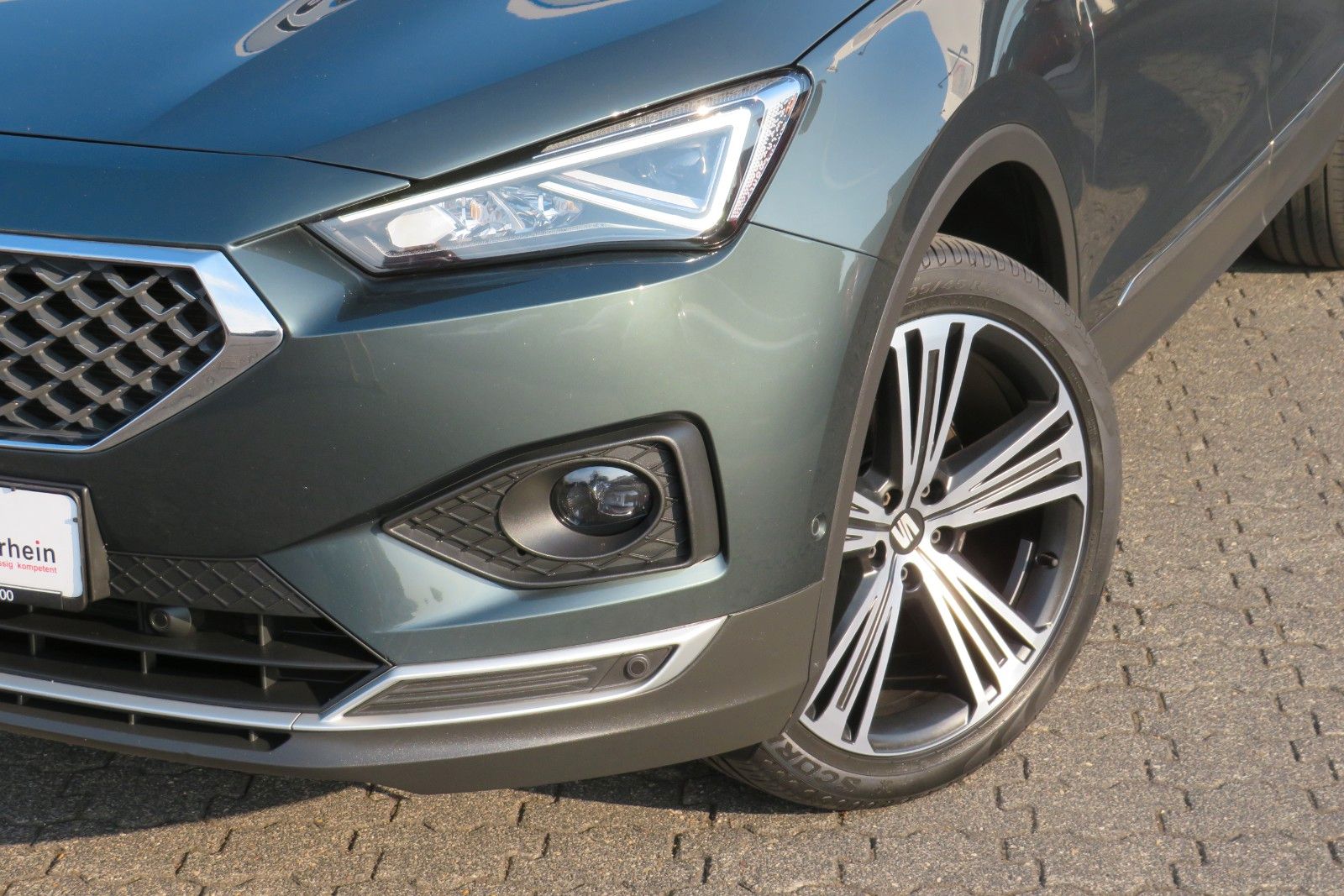 Fahrzeugabbildung SEAT Tarraco Xcellence PANO 7S ACC NAVI LEDER  LED