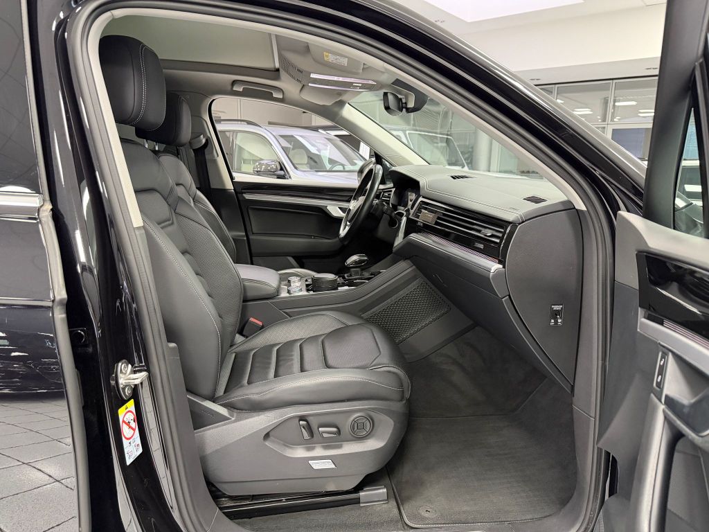 Volkswagen Touareg 3.0 TDI Elegance 4M*STHZG*PANO*LUFTFEDE.