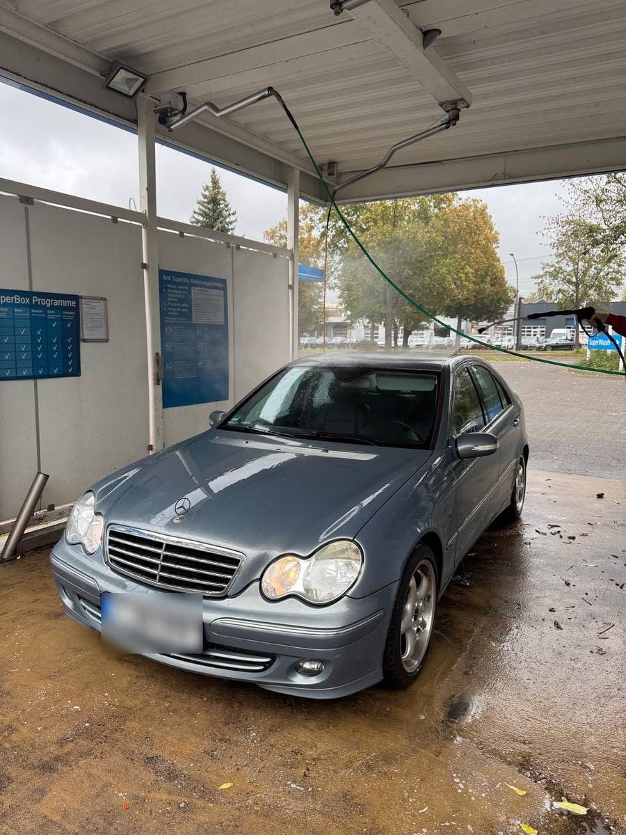 Mercedes-Benz C 220