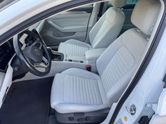 VW Passat Variant 2.0 TDI DSG Elegance