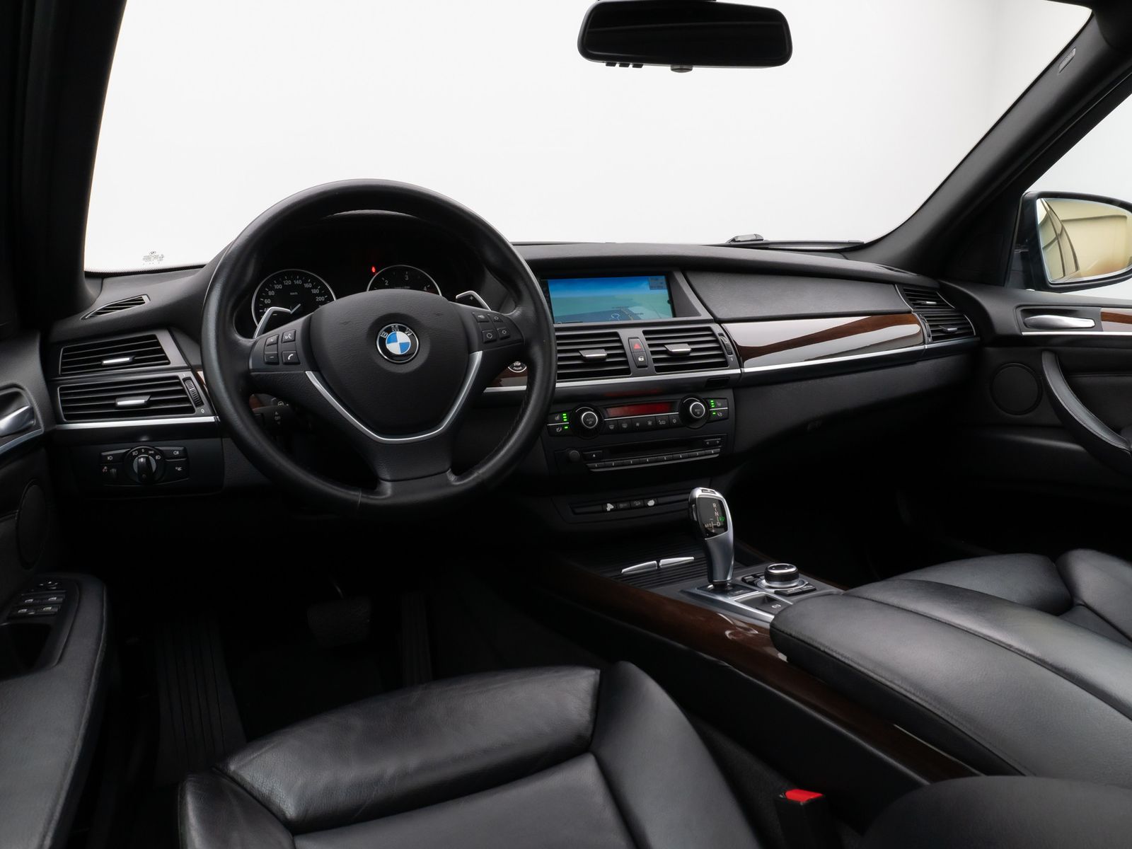 Fahrzeugabbildung BMW X5 xD40d  Sport Panorama Kamera HUD HiFi SoftCL