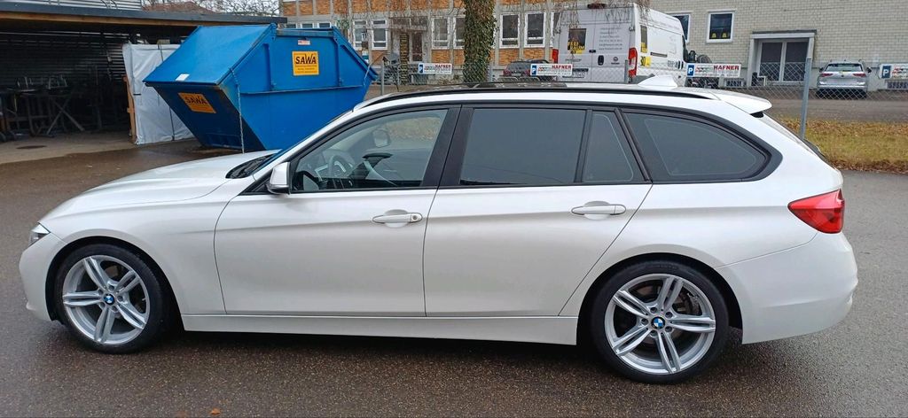 Image of BMW 320