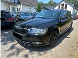 Skoda Superb Combi Exclusive 4x4 DSG Navi AHK PDC - Skoda Superb: Exclusive