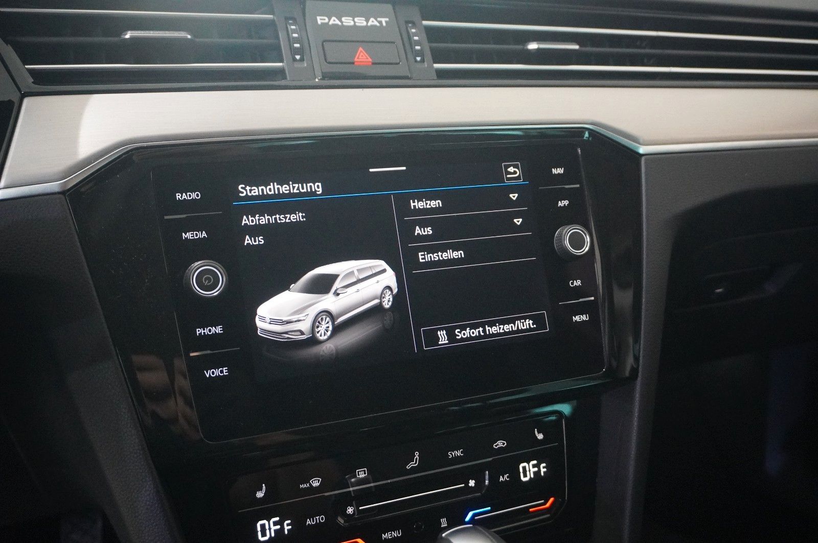 Fahrzeugabbildung Volkswagen Passat VARI. 2.0D R-LINE 4M NAVI/LED/KAMERA/AHK