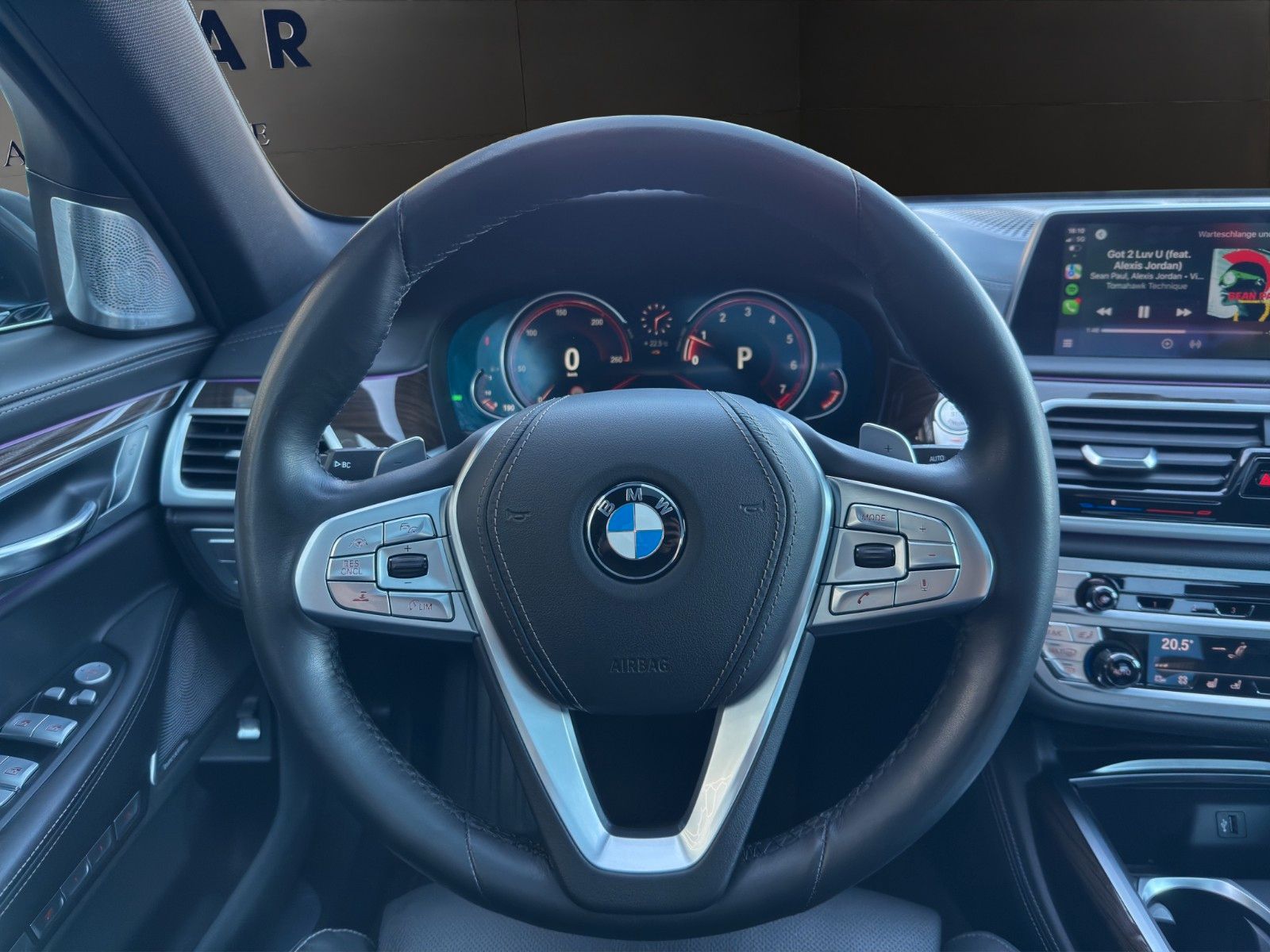 Fahrzeugabbildung BMW 750i xDrive*StHeiz*B&W*Head-Up*Schiebedach*Laser