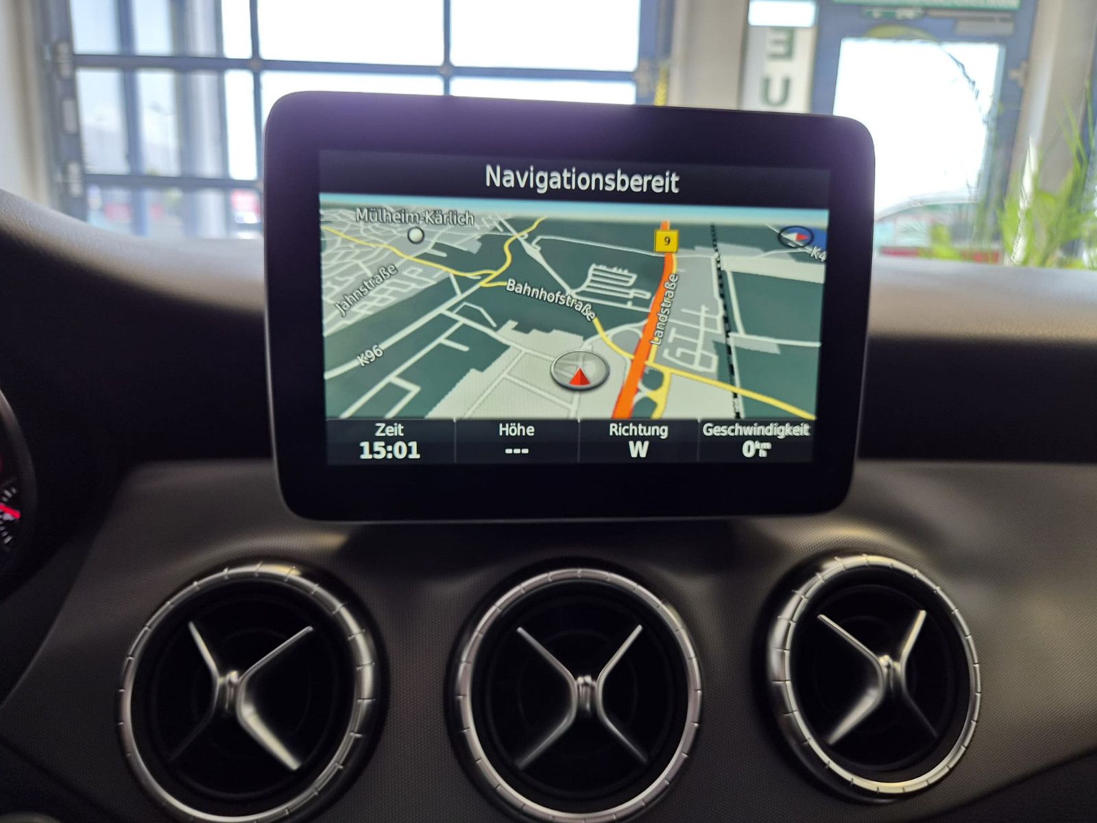 Fahrzeugabbildung Mercedes-Benz CLA 200 / Automatik / LED / AMG / GEPFLEGT