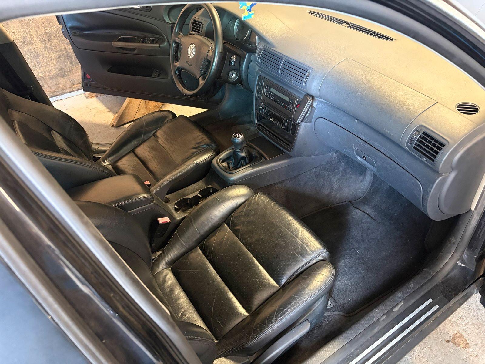Volkswagen Passat 2004 — photo 11
