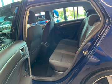 Volkswagen Golf VII Lim. Join BMT 1.5 TSI 5-Türer*NAVI*SHZ*