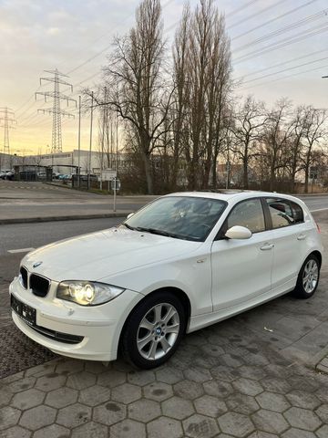 BMW 118 Autom.-Leder-Klima-Essd-Mfl-Navi-ALPINWEISS