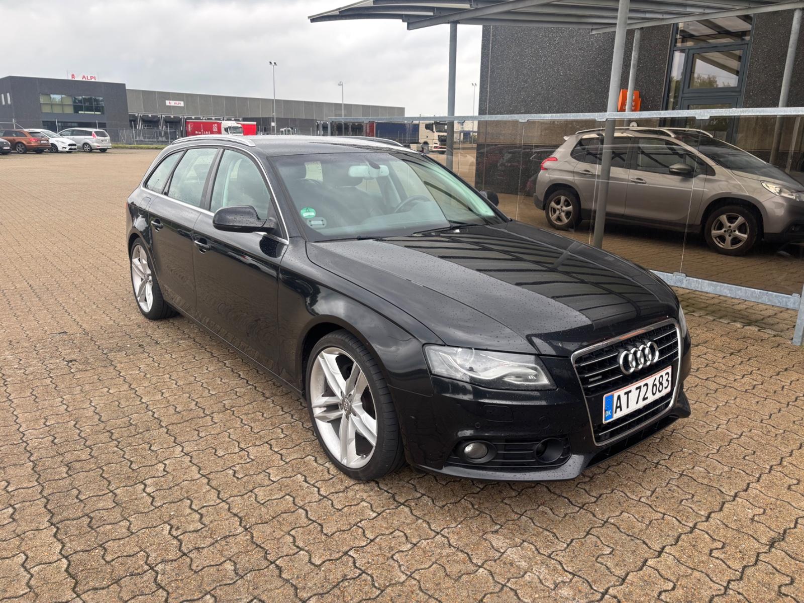 Audi Quattro 2010 — rear view