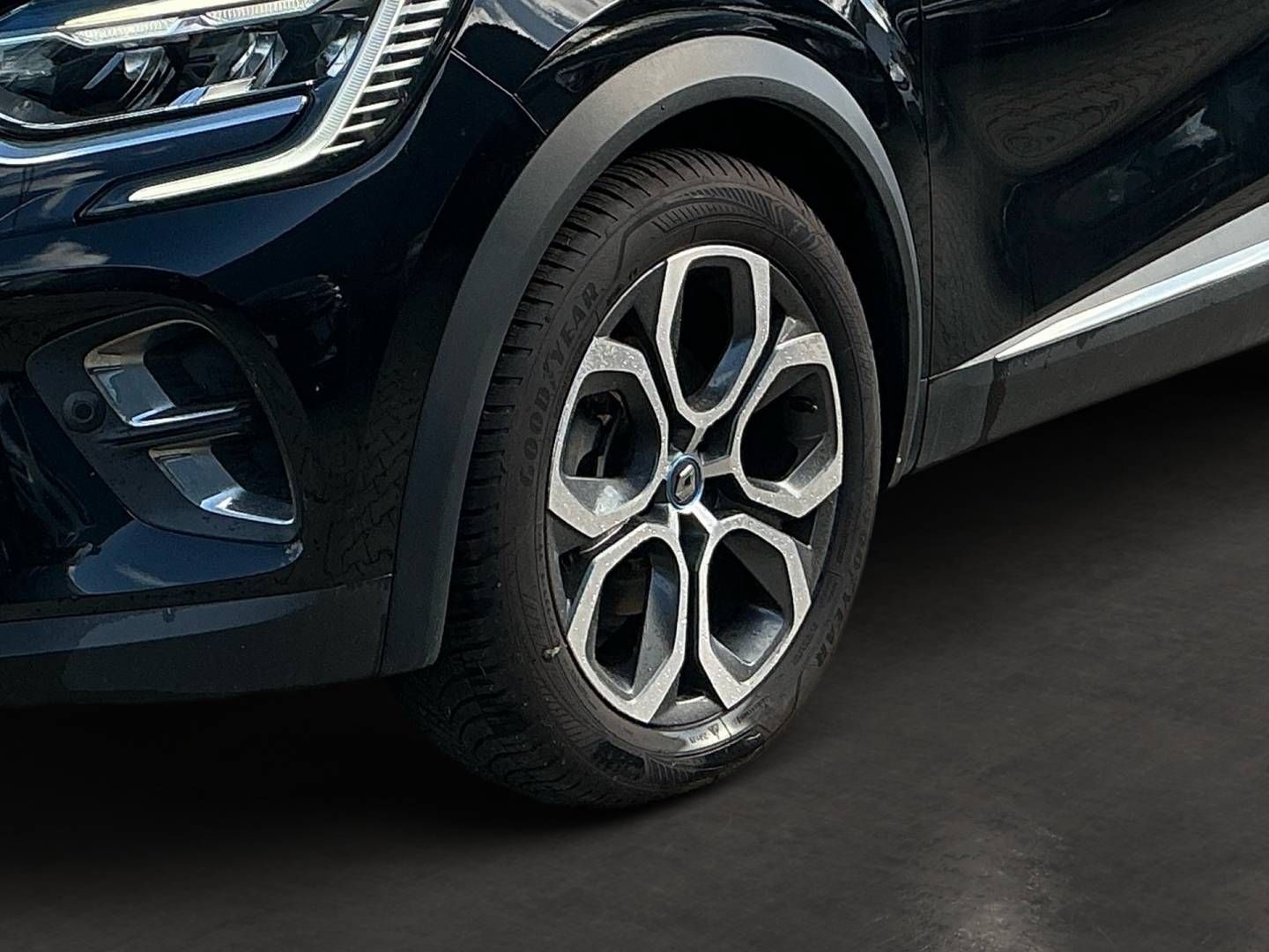 Fahrzeugabbildung Renault CAPTUR EDITION ONE E-TECH PLUG-IN 160