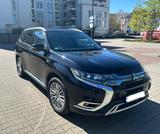 Mitsubishi Outlander 2.4 MIVEC PLUG-IN HYBRID 4WD Plus ... - Mitsubishi Outlander in Frankfurt (Main)
