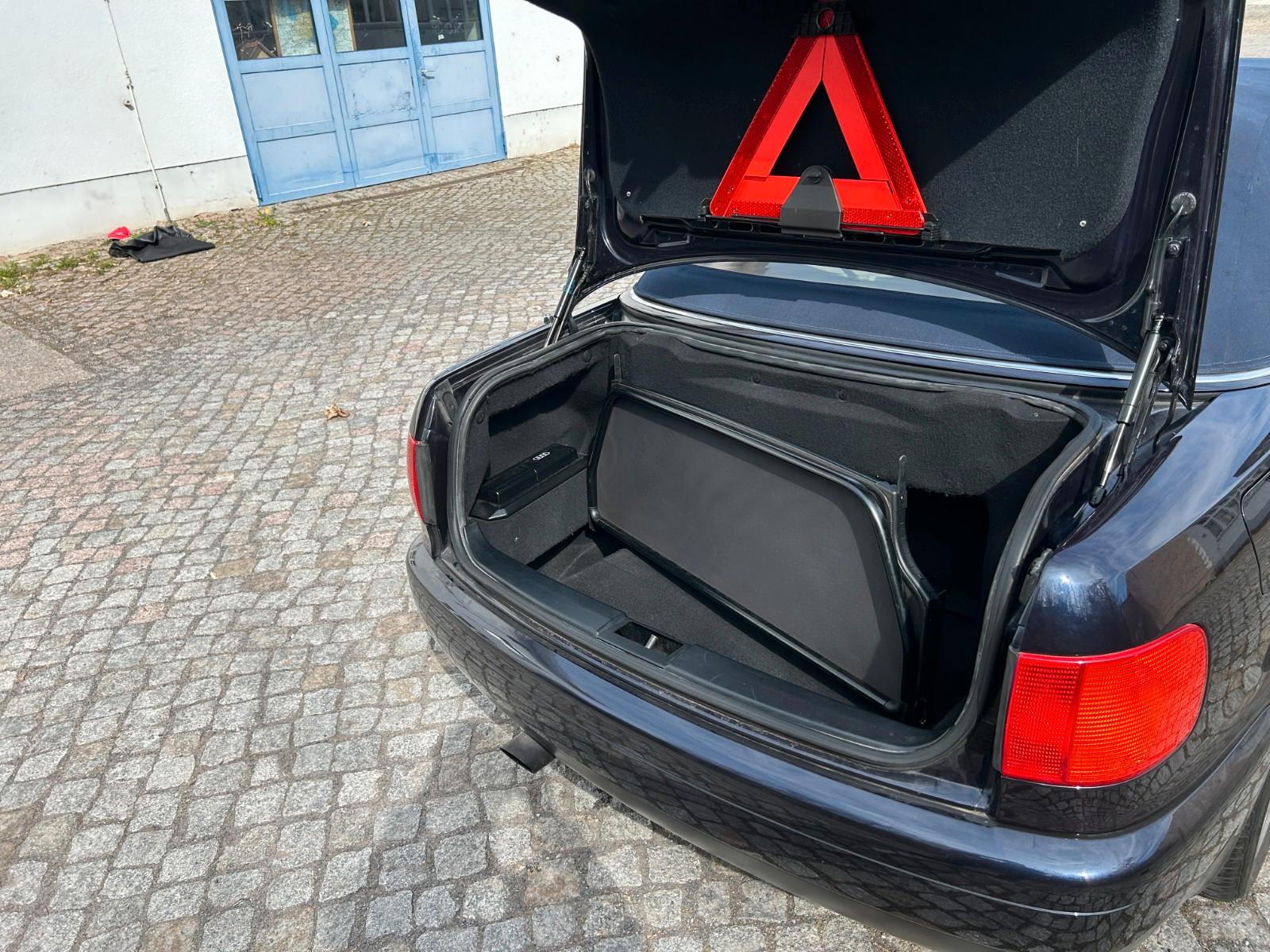 Audi 80 Cabriolet 1.8 20V mit Nappaleder