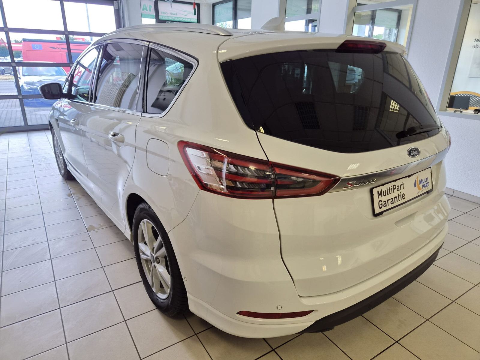 Fahrzeugabbildung Ford S-MAX Titanium / 1. HAND / NAVI / AHK /