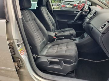 Volkswagen Golf - 10