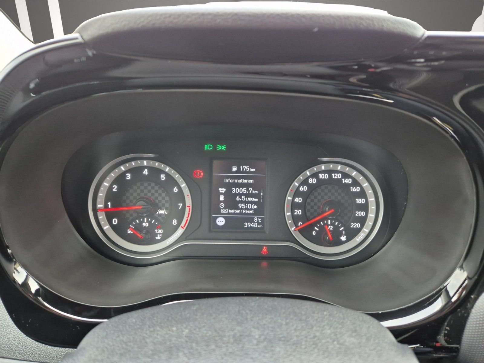 Fahrzeugabbildung Hyundai i10 1.0 EDITION 30/SHZ/NAVI/TEMP/LENKRADHZG/RFK