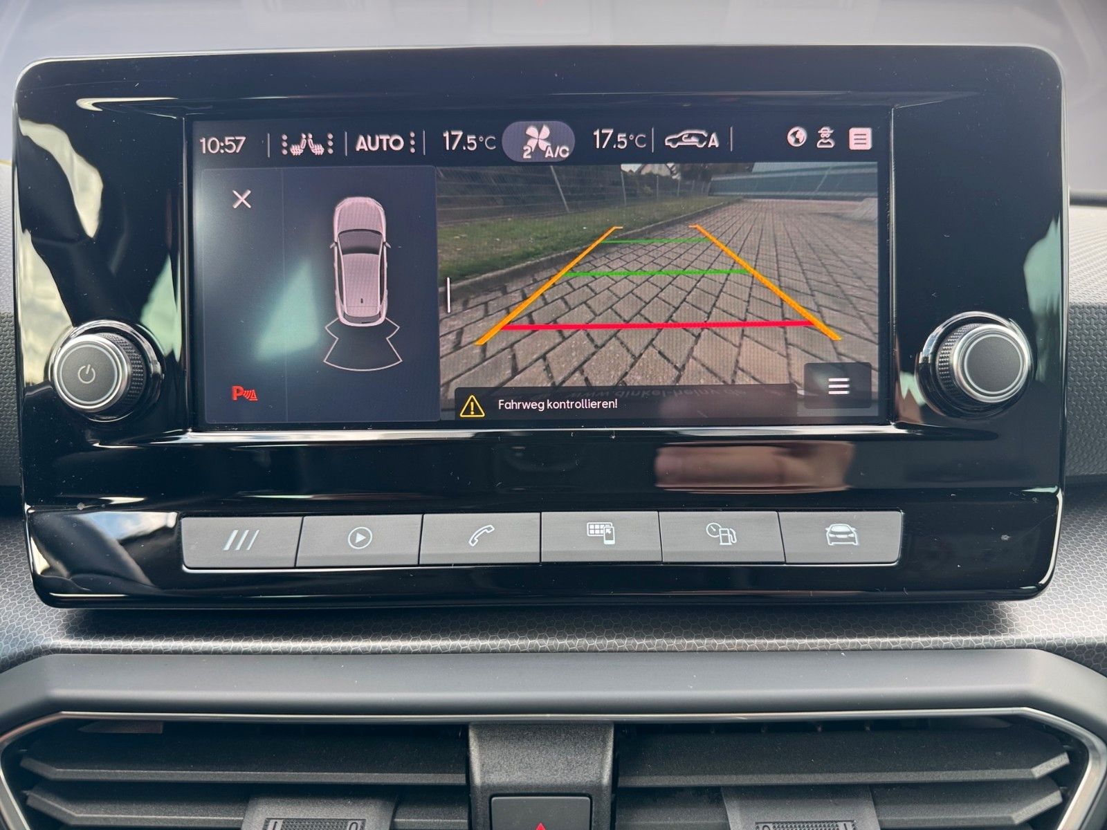 Fahrzeugabbildung SEAT Leon Style 1.0 eTSI