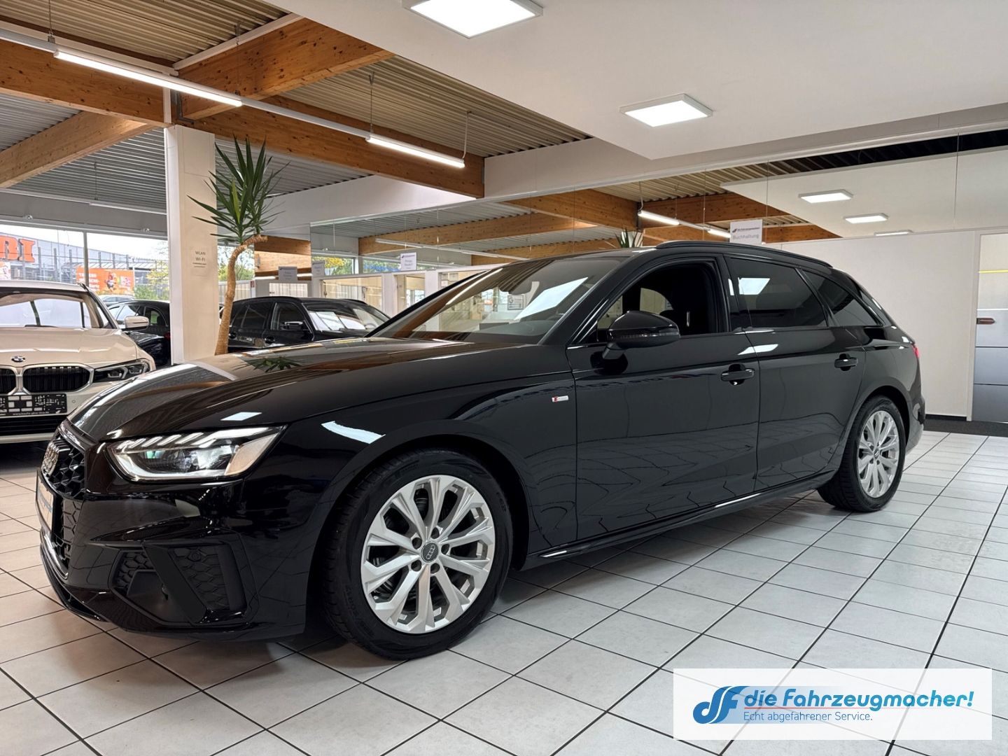 Fahrzeugabbildung Audi A4 Avant 35 TFSI S line Navi Leder LED ACC El. H