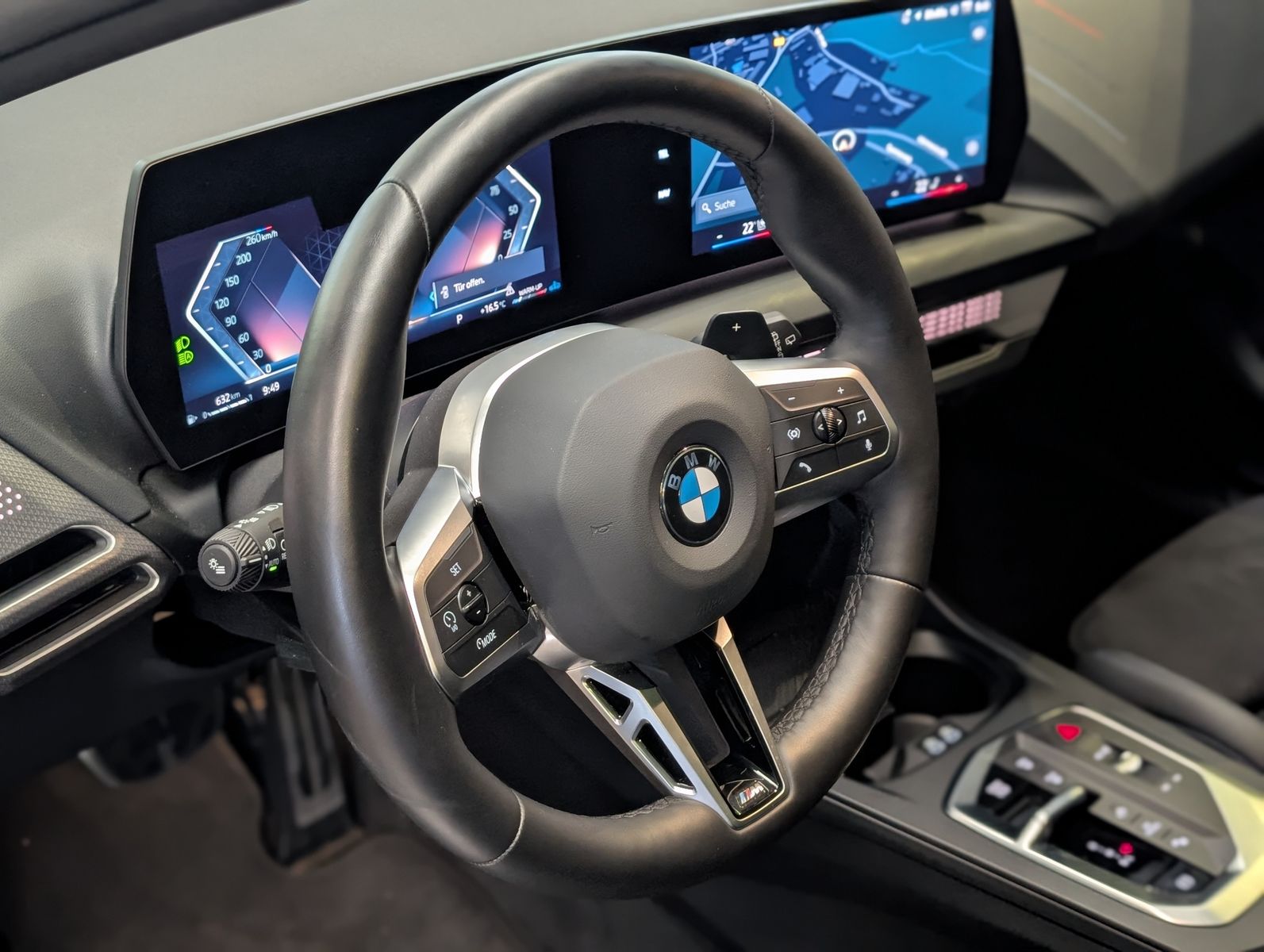 Fahrzeugabbildung BMW 123 i xDrive M-Sport Massag H/K Kamera Pano AHK