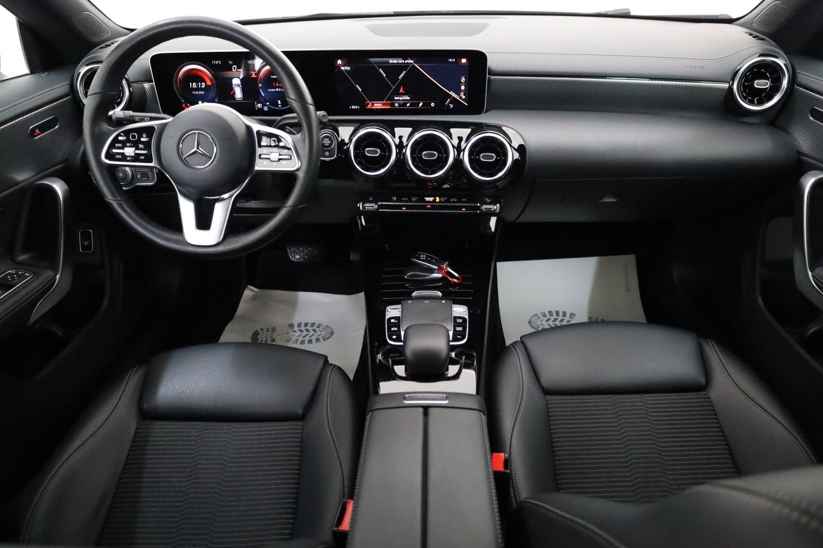 Fahrzeugabbildung Mercedes-Benz CLA 200 SB Progressive T.Leder,Navi,LED,SH,SR+WR