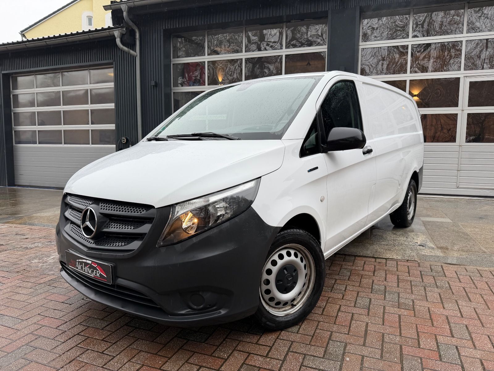 MERCEDES-BENZ Vito Kasten eVito 112 lang Navi Kamera Sitzheiz.