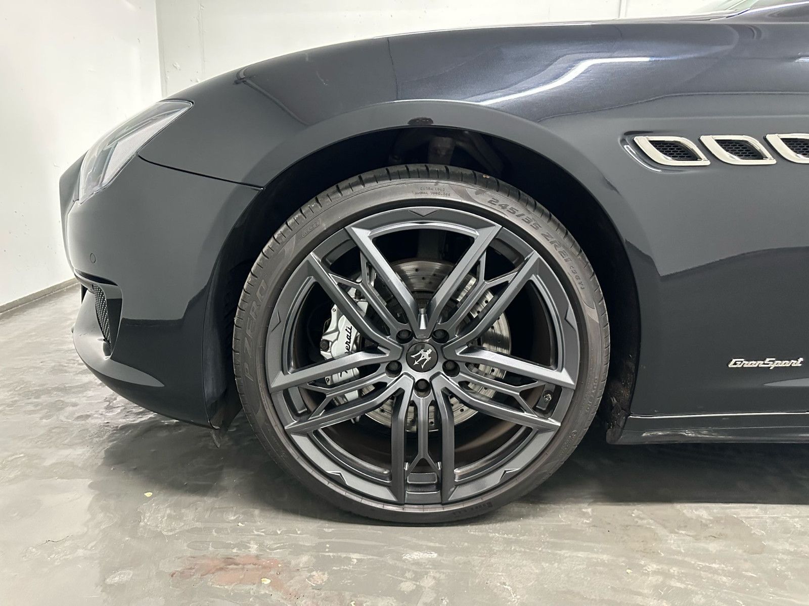Fahrzeugabbildung Maserati Quattroporte S Q4 *SKYHOOK*B&W*SOFTCL.*KEYLESS*