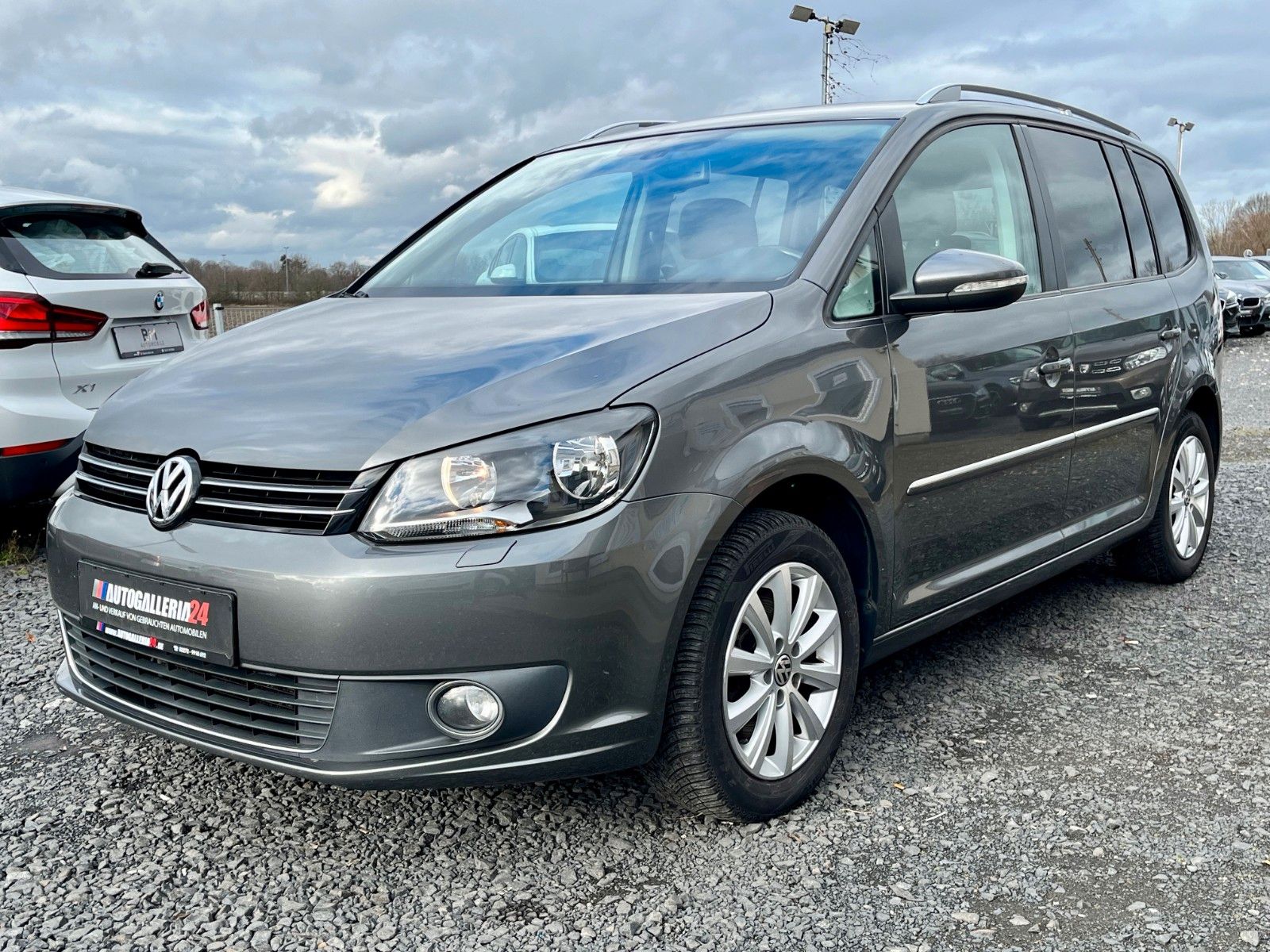 Fahrzeugabbildung Volkswagen Touran 2.0 TDI HIGHLINE DSG Navi RKam AHK Alcant