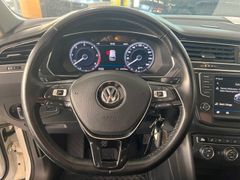 Fahrzeugabbildung Volkswagen Tiguan 2.0 TDI COMFORT. 4X4 NAVI/WINTER/AHK/PDC